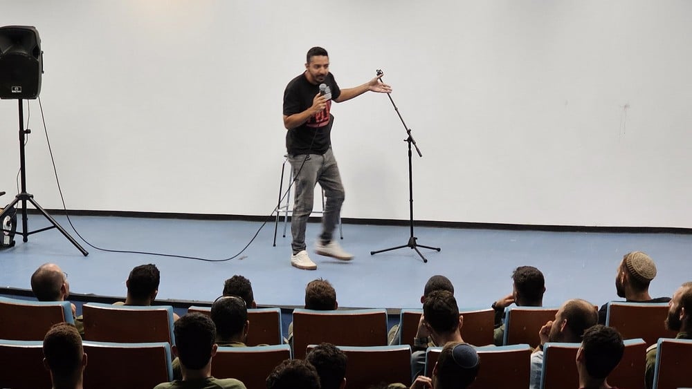 יותם איסקוב בהופעה חיה